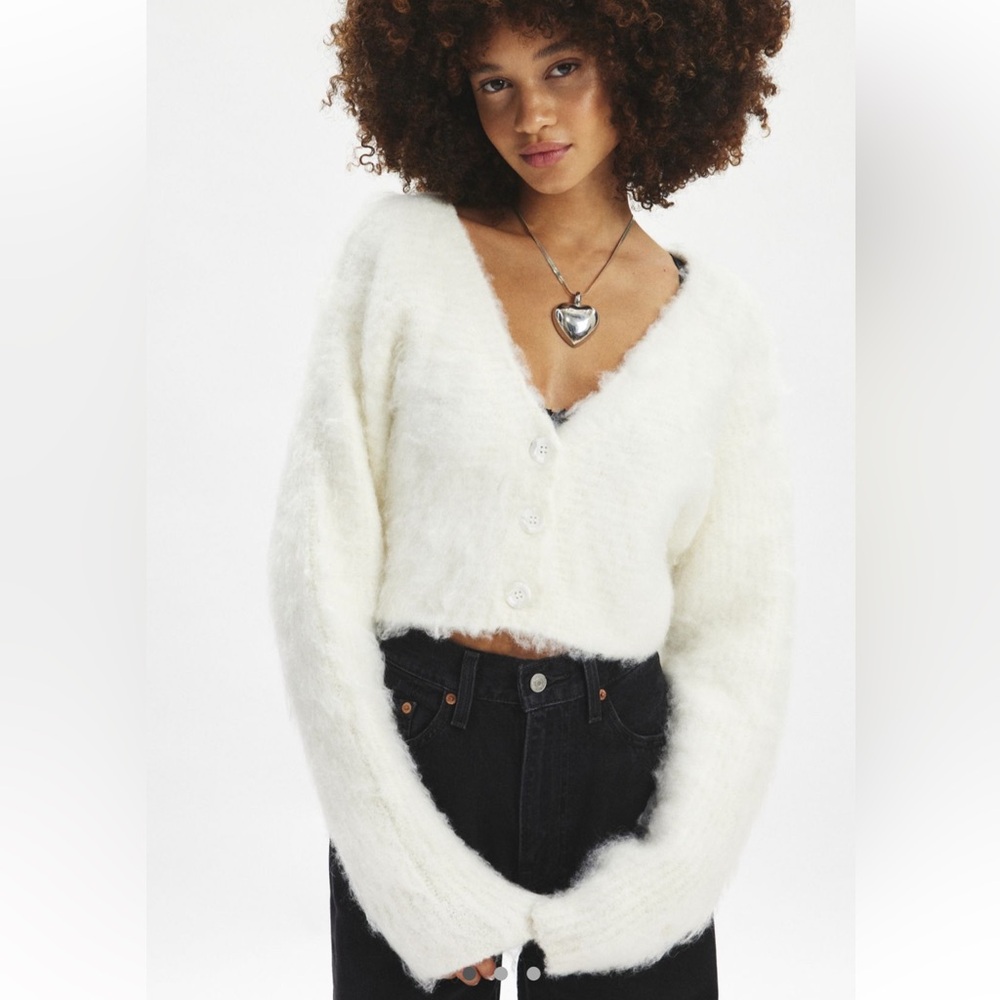 NWT Urban Outfitters Kimchi Blue White Adaline Cropped Fuzzy Knit Cardigan